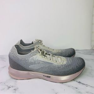 Brooks Womens Levitate 2 1202791B060 Gray Pink Running Shoes Sneakers 10 B